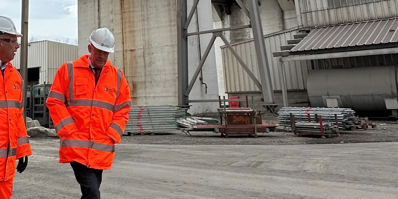 Lord Callanan visits Padeswood to learn about our plans to create the UK’s first net zero cement works	